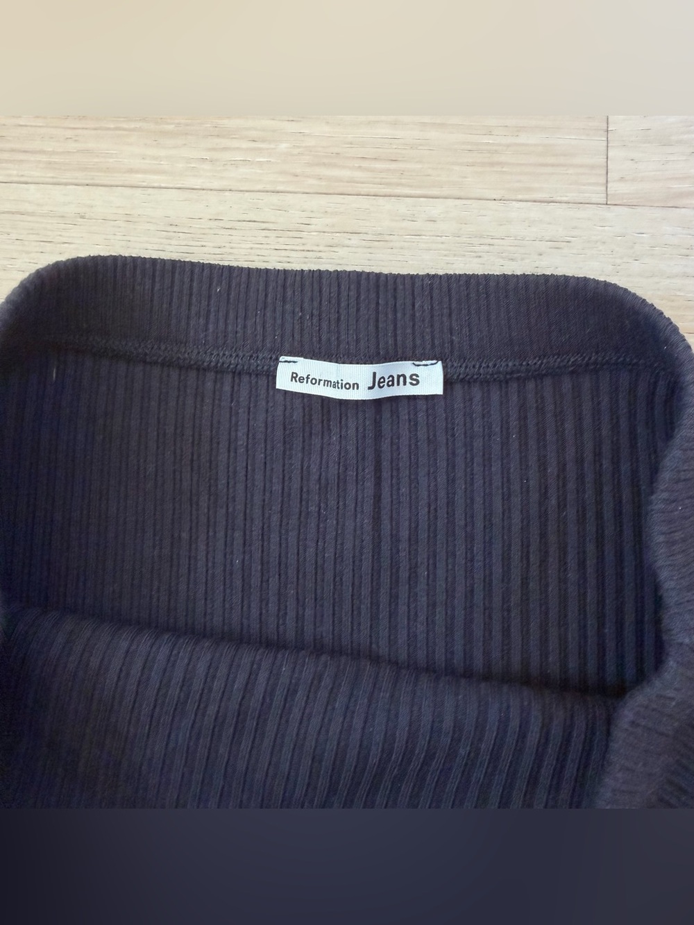 Reformation Ribbed Mini Skirt in Black Size Medium NWOT - Picture 4 of 7
